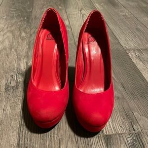 Red heels size 6 1/2 brand Delicious